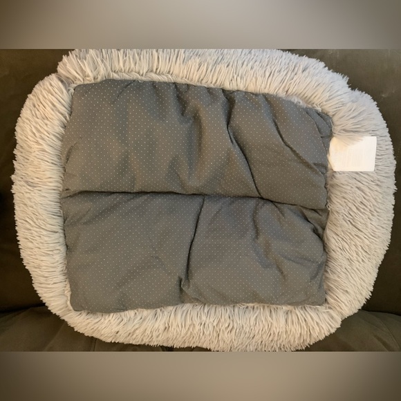 Plush Gray Chubby Cuddler PET BED with raised sides 22x27x7 - Picture 2 of 6